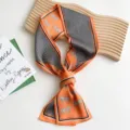 Pañuelo de seda estrecho para mujer, elegante twilly naranja con diseño de caballo. - Caballo Ola Patchwork Naranja