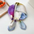 Wunderschöner Seidenschal mit Aquarellmuster für Damen, elegantes Halstuch für Frühling Sommer. - Bunter Pinsel