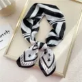 Foulard di seta nero e bianco quadrato elegante motivo geometrico stella accessorio variante. - 9 Stella Rombo Riga Nera