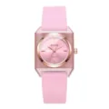 Hochauflösende Nahaufnahme einer rosa Damen-Silikon-Quarzuhr mit transparentem Gehäuse - Rosa