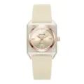 Nahaufnahme einer eleganten Damen-Quarzuhr mit cremefarbenem Silikonarmband und Gehäuse - Beige