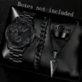 Detailansicht eines schwarzen Herren-Accessoire-Sets mit Uhr, Armband und Halskette - Set 1 (Uhr + Armband + Kette + Ring)