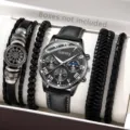 Makroansicht der schwarzen Business-Quarzuhr mit vier einzigartigen Lederarmbändern. - Uhr + Armband Set / Schwarzes Lederarmband Schwarzes Zifferblatt