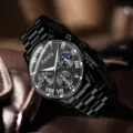 Nahaufnahme der schwarzen Gaiety Herren-Business-Uhr mit römischen Ziffern - Nur Uhr / Schwarze Stahluhr