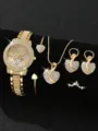 Detailansicht eines luxuriösen 6-teiligen Strass-Uhren- und Schmucksets auf Samtoberfläche - Multi-Zifferblatt Optik Gold Set