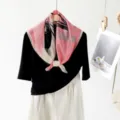 Rosa satin Seidentuch für Damen mit abstrakten Druck, leichtes dünnes quadratisches Halstuch stil - L7357-Tulpenrosa
