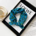 Sciarpa quadrata in cotone con stampa floreale blu da donna elegante foulard primaverile - QM58027 - Rosa blu