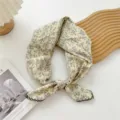Sciarpa quadrata in cotone e lino con stampa floreale per donna, elegante foulard. - Ramo Giallo Denso