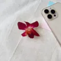 Soporte de teléfono de orquídea roja en acrílico con diseño de airbag - Estilo Floral Rojo Oscuro (10)