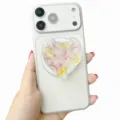 Gros plan d'un support de téléphone en résine en forme de cœur avec de vraies fleurs. - Support Magnétique / Style Fleur Rose Jaune 2