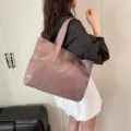 Elegante minimalistische Tragetasche aus Kunstleder in Altrosa mit großem Fassungsvermögen - Lila