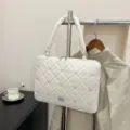 Λευκή καπιτονέ τσάντα λάπτοπ με ροζ φιόγκους και χειρολαβή μεταφοράς - Ζαχαρί