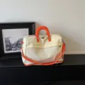 Grand sac de voyage avec separation humide et seche, design creme et orange elegante. - Blanc Cassé