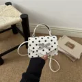 Mini sac à main blanc à pois avec nœud argenté scintillant et bandoulière chic - Blanc Cassé