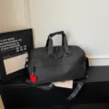 Sac de voyage de nuit noir, grand sac de bagage week-end avec bandoulière réglable. - Noir Avec Pendentif