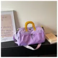 Grand sac de voyage de grande capacite avec poignees jaunes, sac de sport fitness. - Violet
