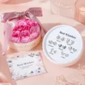 Coffret cadeau de fleurs de savon rose éternelle avec sept paires de boucles d'oreilles. - Coffret cadeau rond rose rose (ensemble de boucles d'oreilles d'une semaine)