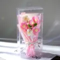 Bouquet de fleurs au crochet fait main dans une boîte cadeau PVC transparente pour la Saint Valentin - Rose (Avec Boîte Cadeau)