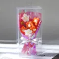 Bouquet de fleurs tricotées à la main dans une boîte cadeau transparente, parfait cadeau. - Orange - Coffret cadeau