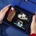 Set de regalo pinza de pelo y peine de madera San Valentin accesorios elegantes con diamantes - Set de Tres Piezas Peine de Sándalo (Set Ocho) / Set de regalo