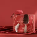 Gift box set including pinecone hair brush, acetate claw clip, and honeycomb makeup sponge. - Smooth Hair Care Set (Pinecone Comb + Hair Clip + Bath Loofah Ball)