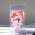 Rosa künstlicher Blumenstrauß in transparenter PVC Geschenkbox, perfekt für Valentinstag. - 3 Nelken - Geschenkbox