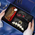 Valentine gift box set including wooden comb, rhinestone love hair claw and tulip claw. - Hair Claw & Sandalwood Comb 3-Piece Set [Set 2]