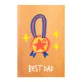 Biglietto Festa del Papà con medaglia disegnata a mano e testo BEST DAD su carta kraft - Miglior Papà Medaglia