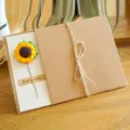 Biglietto d'auguri vintage in carta kraft con girasole fatto a mano e corda di canapa - Girasole (Fiore Artificiale)