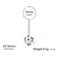 Voetbal sleutelhanger met groene schild hanger en gegraveerd voetbal icoon van 8,5 g - Voetbal