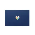 Busta premium in carta perlata blu navy con dettaglio a cuore laser arcobaleno lucido - Set da 20 Pezzi / Blu Lago Perlato