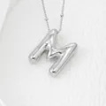 Collier pendentif lettre M argentée dodue, bijou hip-hop tendance en cuivre plaqué blanc. - M