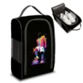 Schwarze Reise-Schuhtasche mit buntem Fußball-Silhouette-Print und seitlichem Netzfach - Fußball Silhouetten Stil (02)