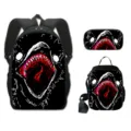 Monster graffiti 3-delige schoolset met 16-inch rugzak, etui en lunchtas voor kids - 3-Delige Set (Rugzak + Lunchtas + Etui) / Nr. 03 Lijntekening Rode Mond Monster