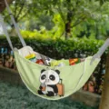 Grüner Organizer für die Autorückenlehne mit süßem Panda-Aufdruck für Snacks und Reisen - Panda mit Milchtee und Gepäck / 60*37*30cm