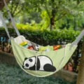 Vielseitige Auto-Rücksitz-Organizertasche mit süßem Pandadruck für die Aufhängung - Liegender Panda / 60*37*30cm