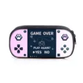 Estuche rosa estilo consola de juegos portátil con huellas de patas y elementos de juego. - Consola de Juegos Estilo Tela Rosa Negra (05) / Estuche de una Sola Capa