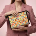 Tragbare Kosmetiktasche mit sommerlichem Fruchtprint und bunten Regenbogenstreifen - 23x8.5x16.5cm / Mischfrucht-Druck