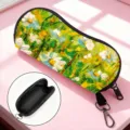 Vibrant colorful floral oil painting sunglasses case with portable hook and zipper closure - White Daisy Style (03)