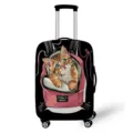 Copertura elastica per valigia con stampa di un simpatico gatto rosso in uno zaino rosa - Gatto Carino in Borsa Rosa (10)