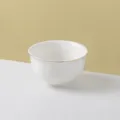 Squisita ciotola per riso in ceramica bianca con elegante bordo dorato e rilievo delicato. - Ciotole per riso con rilievo palazzo e bordo dorato da 4,3 pollici