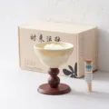 Set regalo candela profumata in ceramica con base in legno e fiammiferi per casa. - Giallo