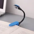 Draagbare mini LED-leeslamp met flexibele zwarte zwanenhals en blauwe clip voor boeken. - Blauw