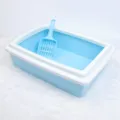 Offene rechteckige Katzentoilette aus Kunststoff mit Schaufel, blaues Design für kleine Katzen. - 39,5*30,5*11,5 cm / Hellblau