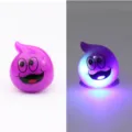 Giocattolo luminoso viola a forma di slime con viso divertente per feste e regali. - Anello di Halloween (fantasma)