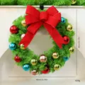 Couronne de Noël verte 40cm avec grand nœud rouge et boules colorées, poids 420g - Couronne de Noël / 40CM / Vert Pomme