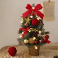 Mini albero di Natale decorativo da scrivania con fiocchi rossi e luci LED calde - Renna Rossa / 45cm