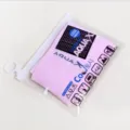 Detailansicht der rosafarbenen Eisseide Kühlungs-Ärmel mit UV-Schutz in Verpackung. - Einheitsgröße / Rosa
