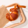 Croissant vormige PU lederen tassenhanger en sleutelhanger in oranje en bruine kleur - Oranje