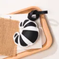 Creatieve PU-lederen tasbedeltje in de vorm van een croissant, zwart-wit afwerking - Zwart Wit